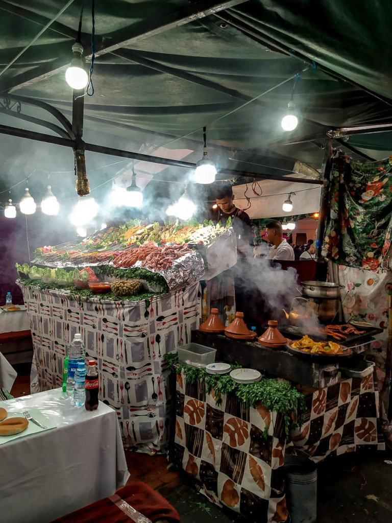 Mangiare a piazza Jema el Fnaa