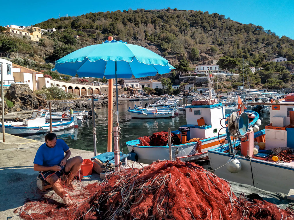 Vacanza ad Ustica: guida per organizzare un viaggio nell'isola siciliana