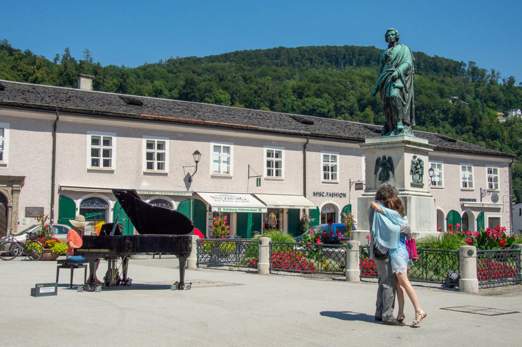 Mozartplatz durente il Salzburg Festspiele