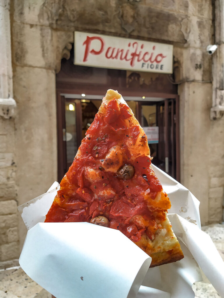 Focaccia del Panificio Fiore a Bari Vecchia