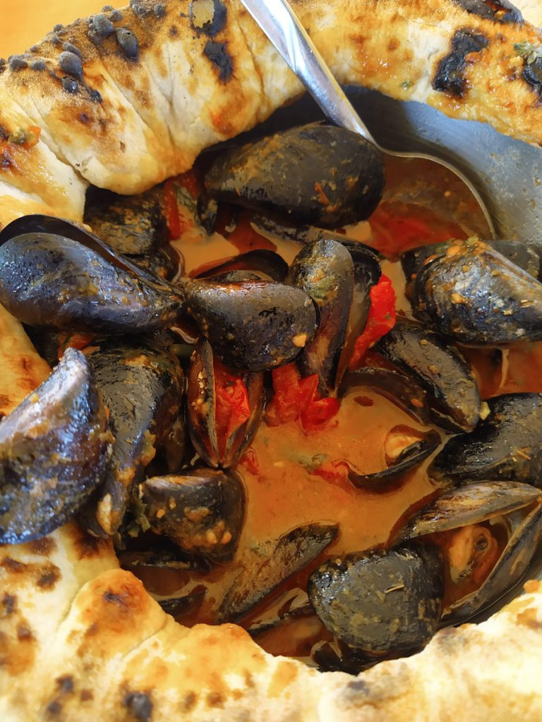 Cozze alla tarantina del ristorante La Nassa a Brindisi